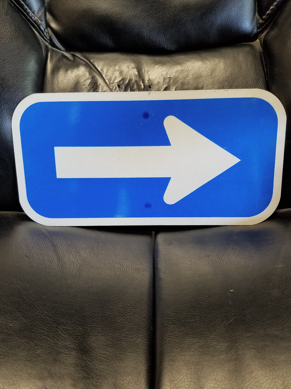 Path of travel directional sign Arrow (1).jpg
