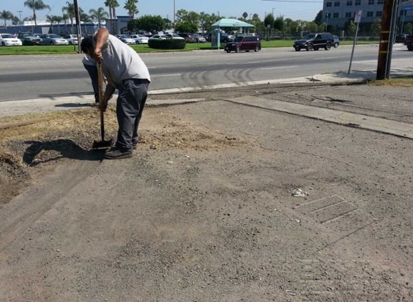 asphalt-repairs-anaheim-california-carls-jr-digging.jpg