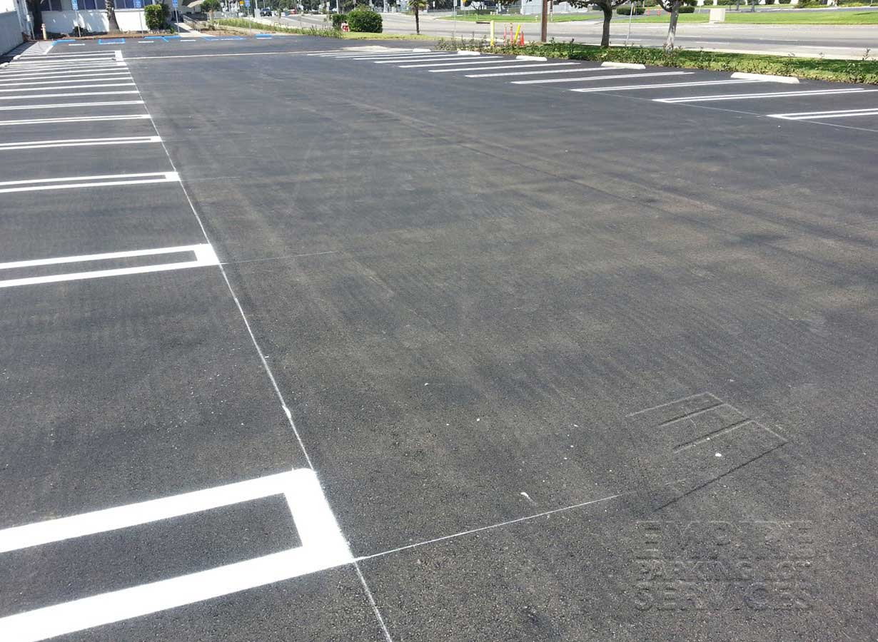 asphalt-repairs-anaheim-california-carls-jr-fresh-lines.jpg