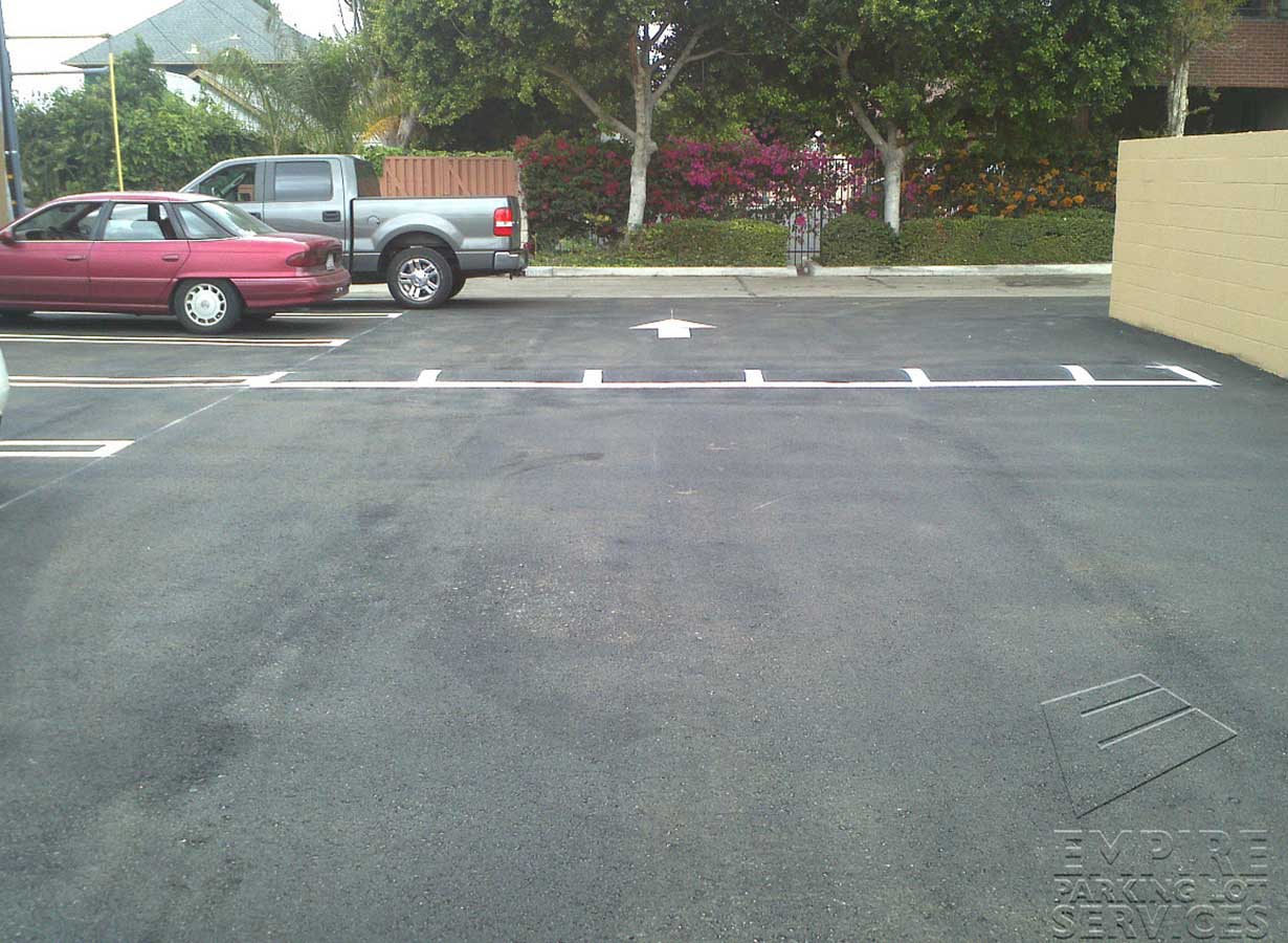 asphalt-repairs-anaheim-california-carls-jr-lines.jpg