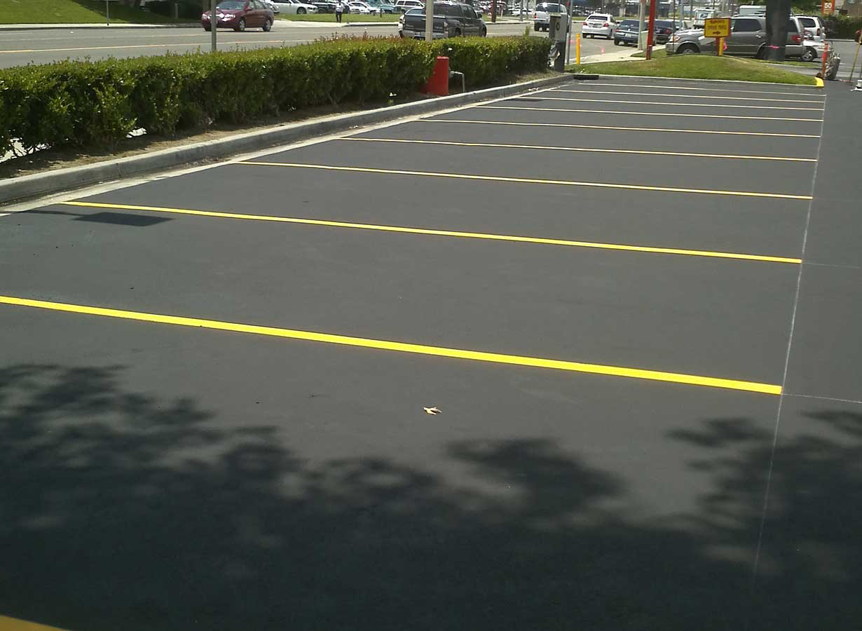 san-bernardino-asphalt-paving-services-lines.jpg